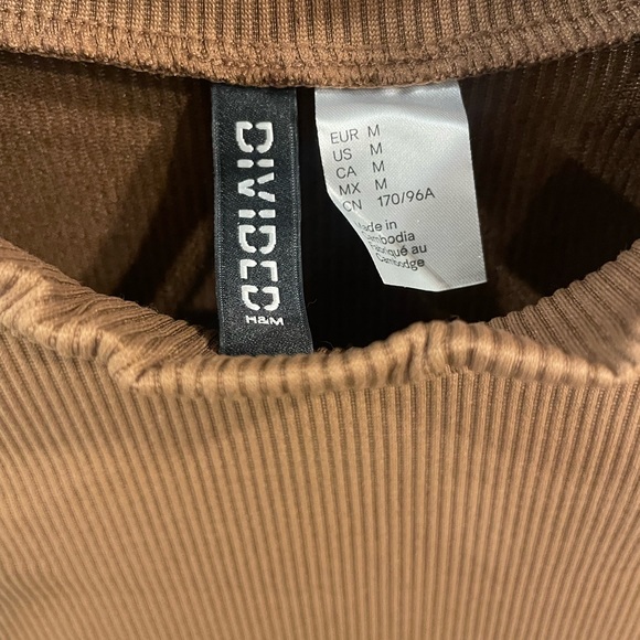 H&M super cropped ribbed long sleeve 🤎 - Picture 5 of 6